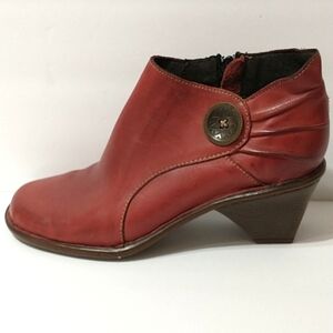 Tsonga red women's shoes Tsonga booties size 6